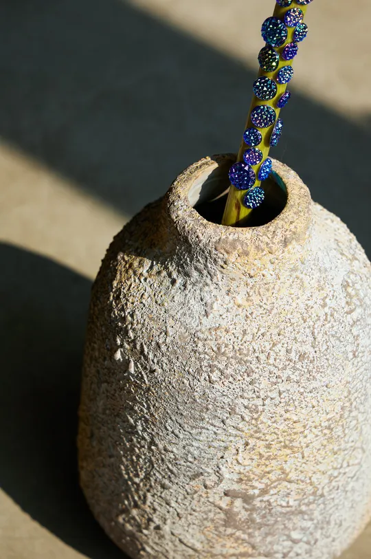 Dekoračná váza z keramiky sivá