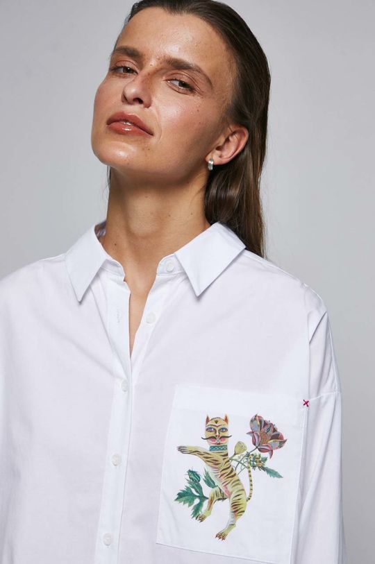 Koszula damska z nadrukiem by Olaf Hajek kolor biały Damski