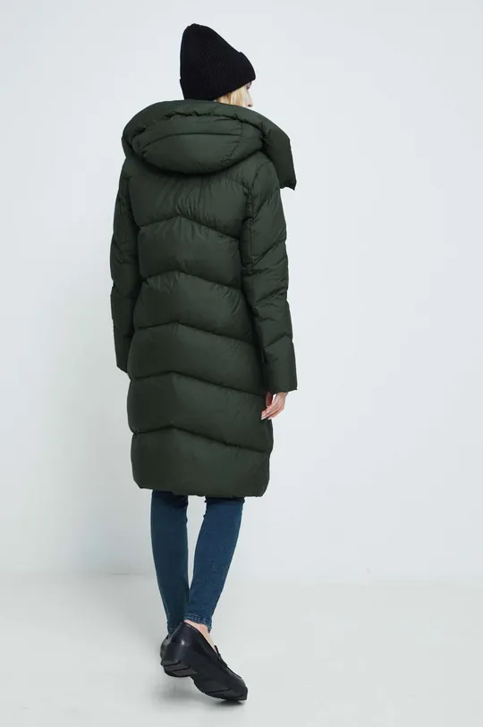 Péřový kabát zateplený zelená barva <p> Hlavní materiál: 100% Polyester Podšívka: 100% Polyester Výplň: 90% Chmýří, 10% Peří</p>