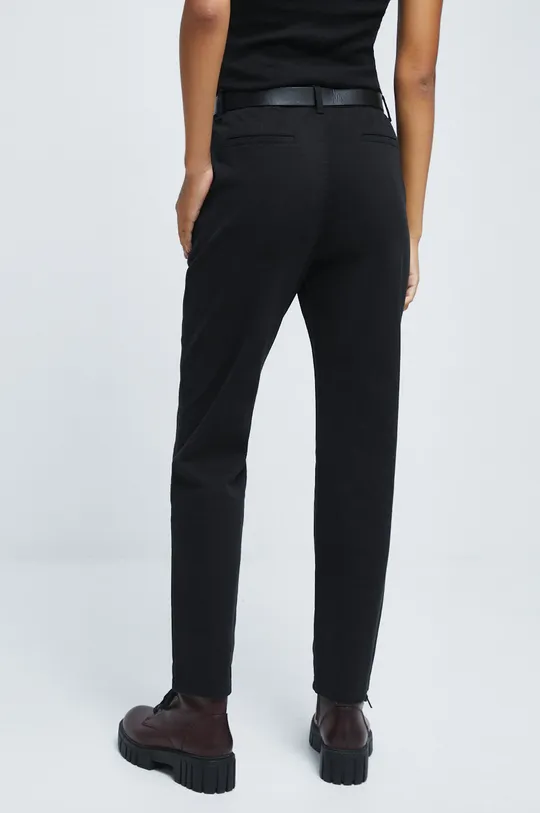 Spodnie damskie gładkie czarne Materiał zasadniczy: 98 % Bawełna, 2 % Elastan, Inne materiały: 100 % Bawełna
