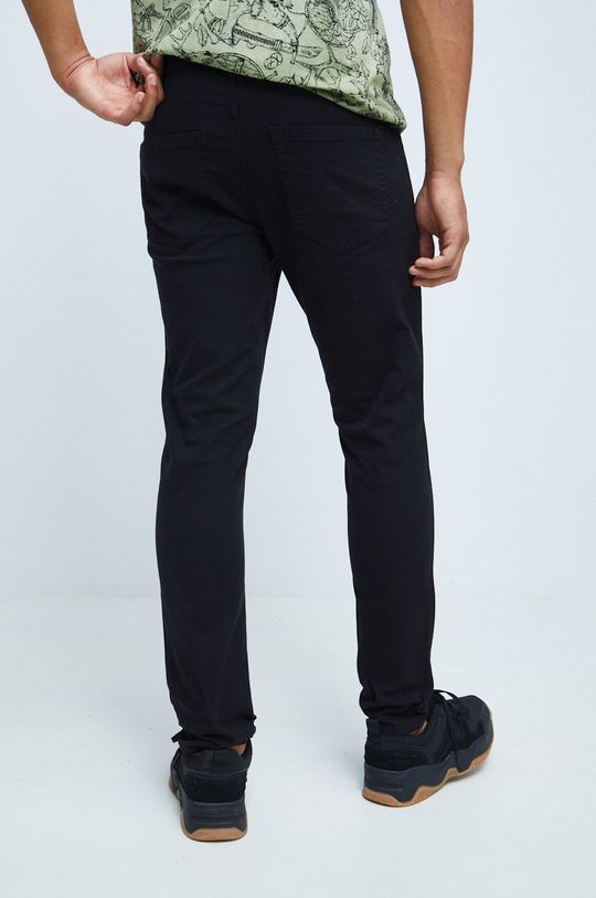 Spodnie męskie slim fit czarne <p>Materiał zasadniczy: 98 % Bawełna, 2 % Elastan, Podszewka: 100 % Bawełna</p>