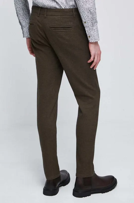 Spodnie męskie slim kolor brązowy Materiał zasadniczy: 98 % Bawełna, 2 % Elastan, Podszewka: 100 % Bawełna