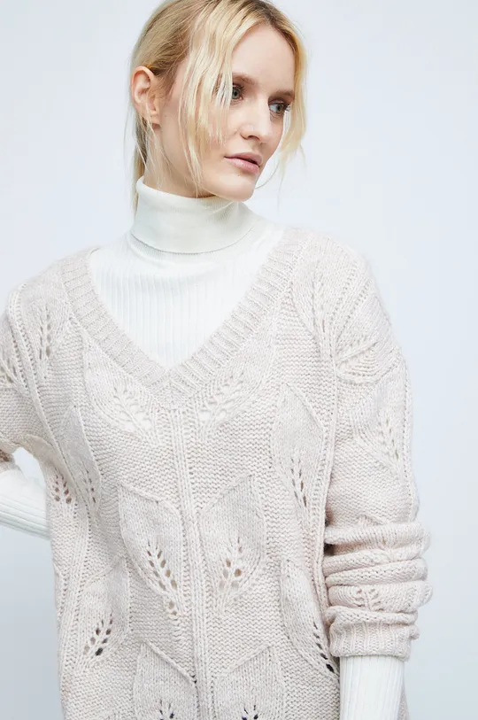 beżowy Sweter damski z efektownym splotem kolor beżowy