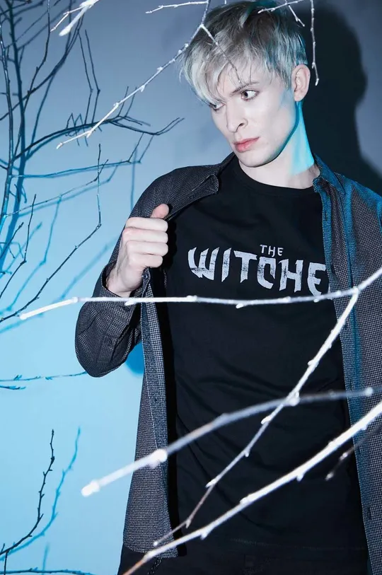 čierna Bavlnené tričko pánske z kolekcie The Witcher x Medicine čierna farba Pánsky