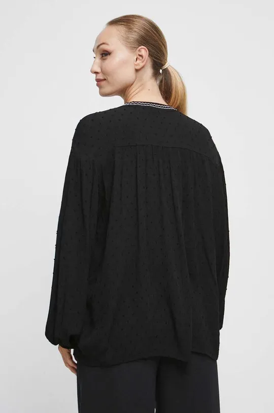 Bluzka damska z ozdobną aplikacją kolor czarny 100 % Wiskoza