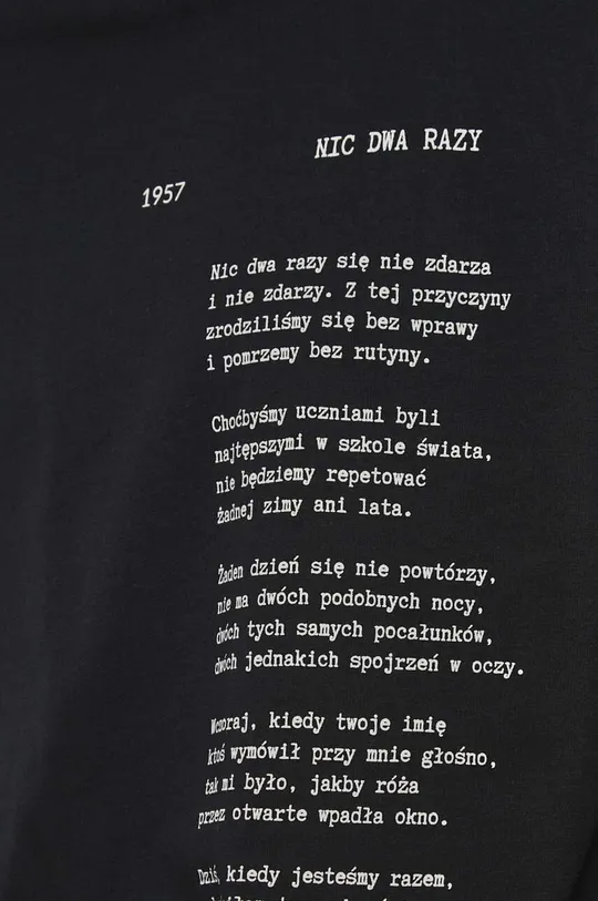 Bavlnené tričko s dlhým rukávom pánske Jubilejná kolekcia Nadácia W. Szymborskej x Medicine čierna farba Pánsky