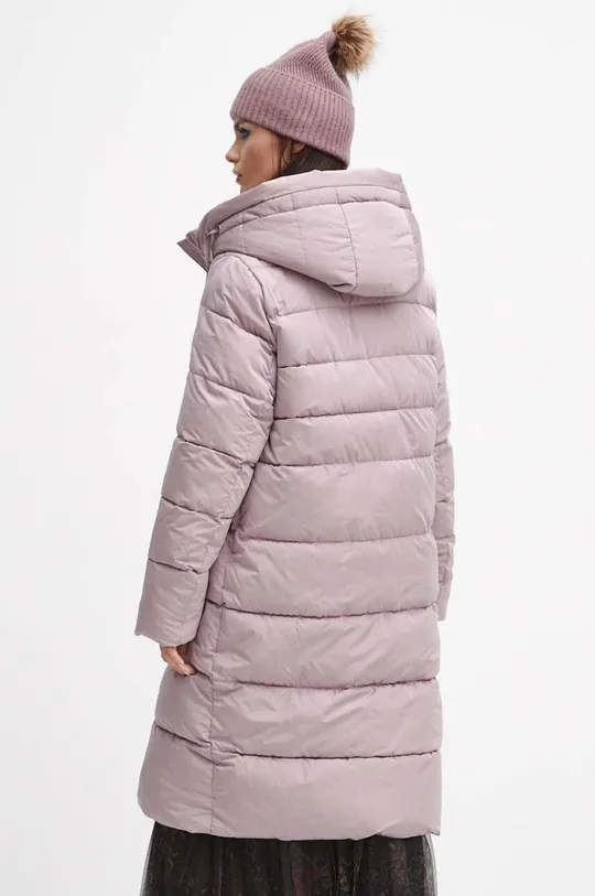 Kabát dámský růžová barva Hlavní materiál: 100 % Polyester Podšívka: 100 % Polyester Výplň: 100 % Polyester Podšívka rukávů: 100 % Polyester