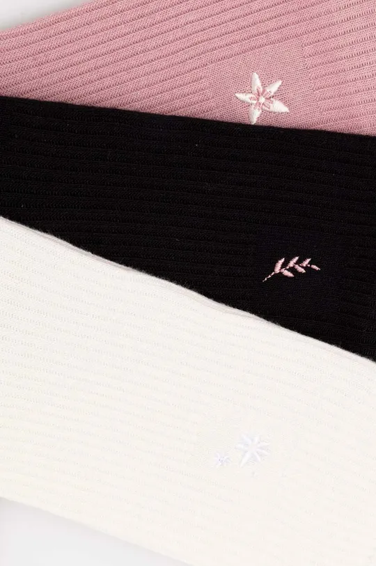 Bavlnené ponožky dámske s ozdobnou výšivkou s rastlinným motívom (3-pack) viacfarebná