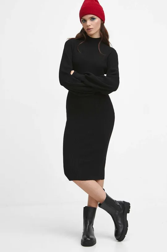 Sukienka damska prążkowana midi w stylu casual kolor czarny czarny