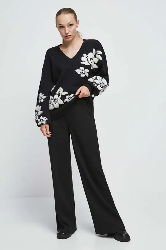 Sweter damski w kwiaty kolor czarny czarny