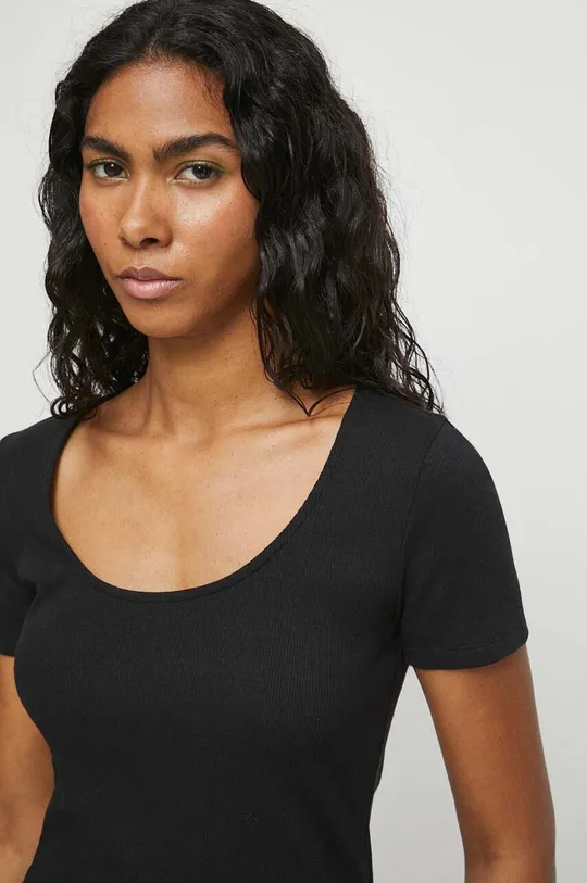czarny T-shirt bawełniany damski prążkowany z domieszką elastanu kolor czarny