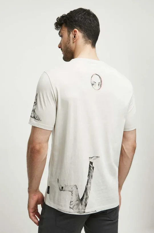 Bavlnené tričko pánske Jubilejná kolekcia Nadácia W. Szymborskej x Medicine béžová farba <p>100 % Bavlna</p>