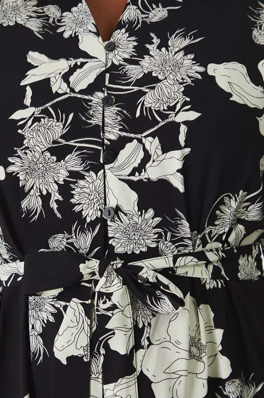 Šaty dámské midi s páskem se vzorem černá barva