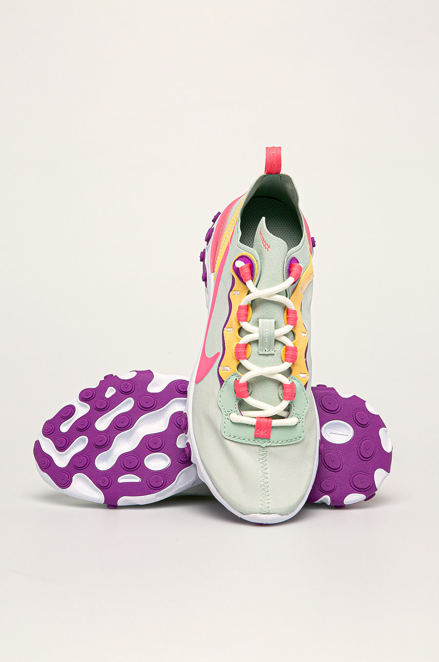 nike sportswear react 55