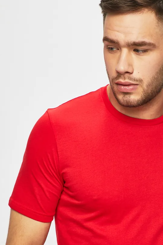 czerwony Under Armour - T-shirt 1326799.