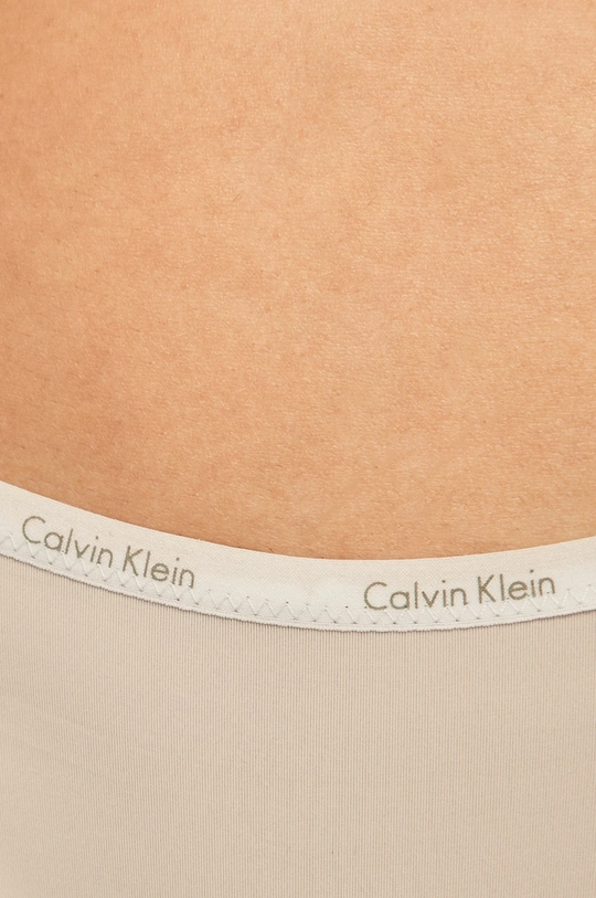 Calvin Klein Underwear - bugyi  Bélés: 100% pamut Jelentős anyag: 18% elasztán, 82% nejlon Betétek: 19% elasztán, 81% nejlon Kikészítés: 37% elasztán, 63% nejlon