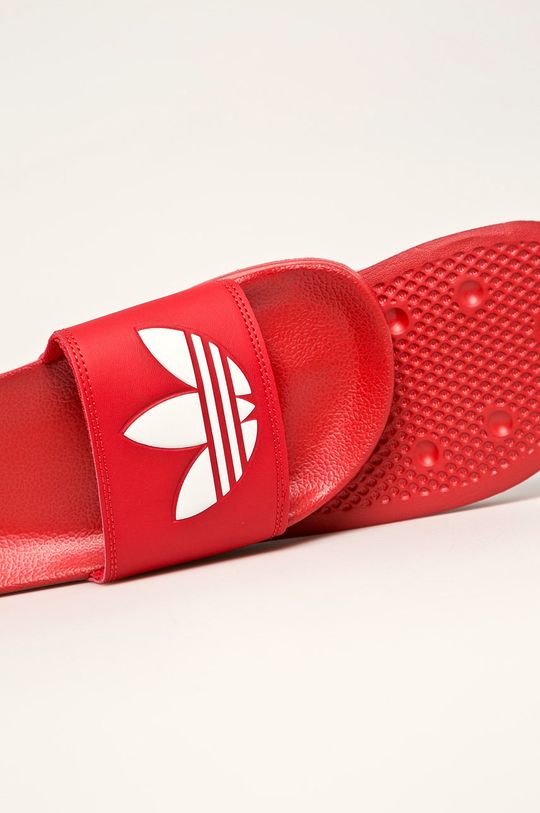 piros adidas Originals - Papucs cipő Adilette FU8296.D
