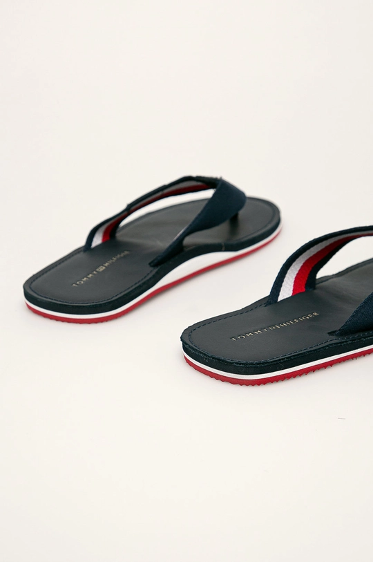 Tommy Hilfiger - Flip-flop  Szár: szintetikus anyag, textil, természetes bőr Belseje: textil, természetes bőr Talp: szintetikus anyag