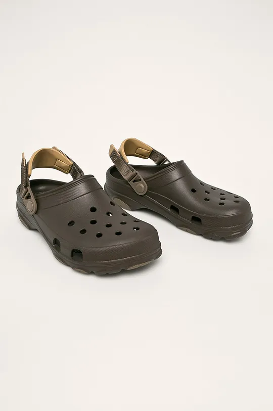 Crocs sliders brown