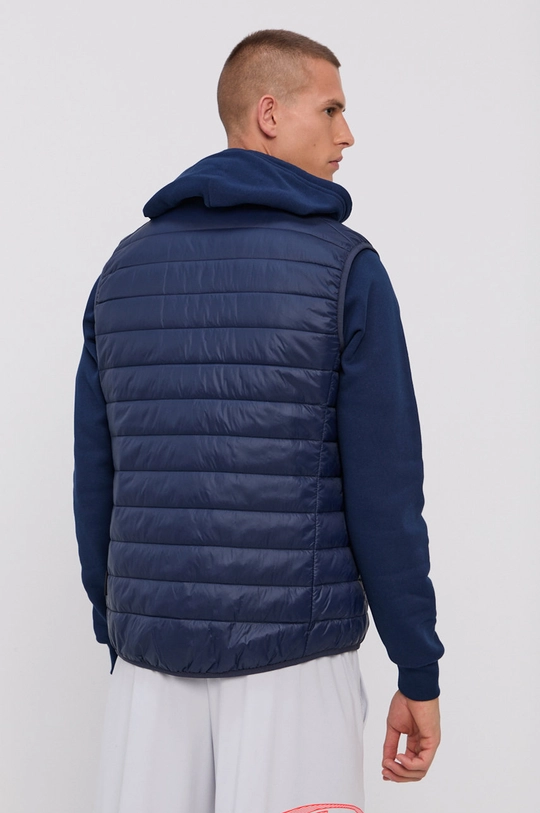 Jack Wolfskin <p> 
Bélés: 100% poliamid 
Kitöltés: 100% poliészter 
Jelentős anyag: 100% poliamid</p>