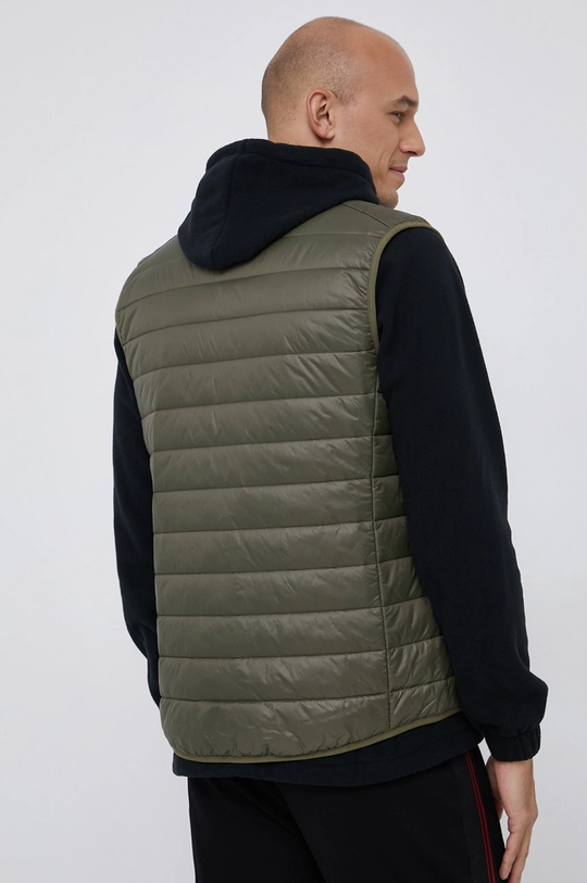 Jack Wolfskin <p> 
Postava: 100% Poliamid 
Ispuna: 100% Poliester 
Temeljni materijal: 100% Poliamid</p>