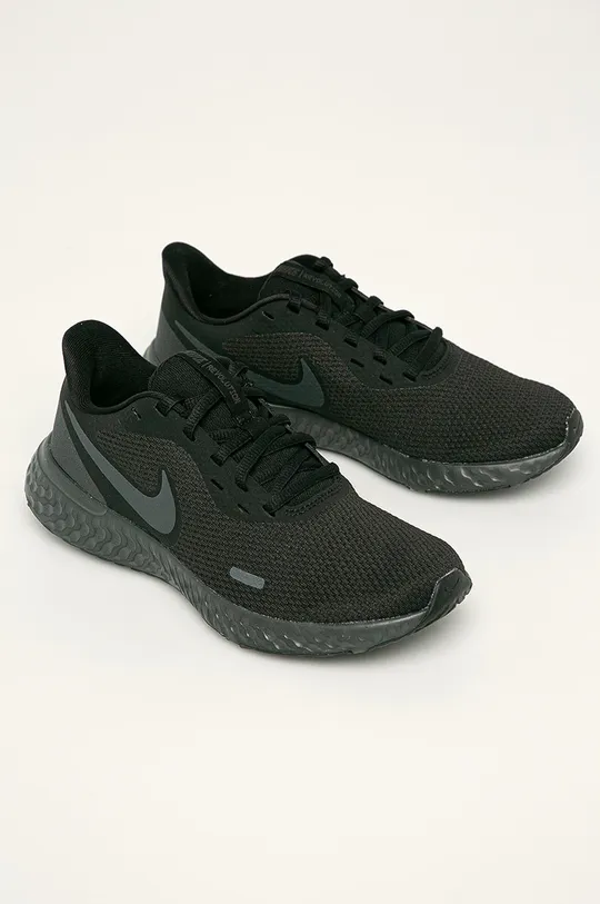 Nike - Cipő Revolution 5 fekete