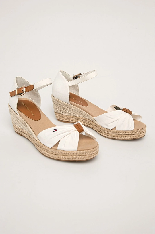 Σανδάλια Tommy Hilfiger BASIC OPENED TOE MID WEDGE λευκό