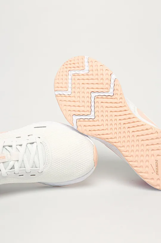 biały Nike - Buty Nike Revolution 5