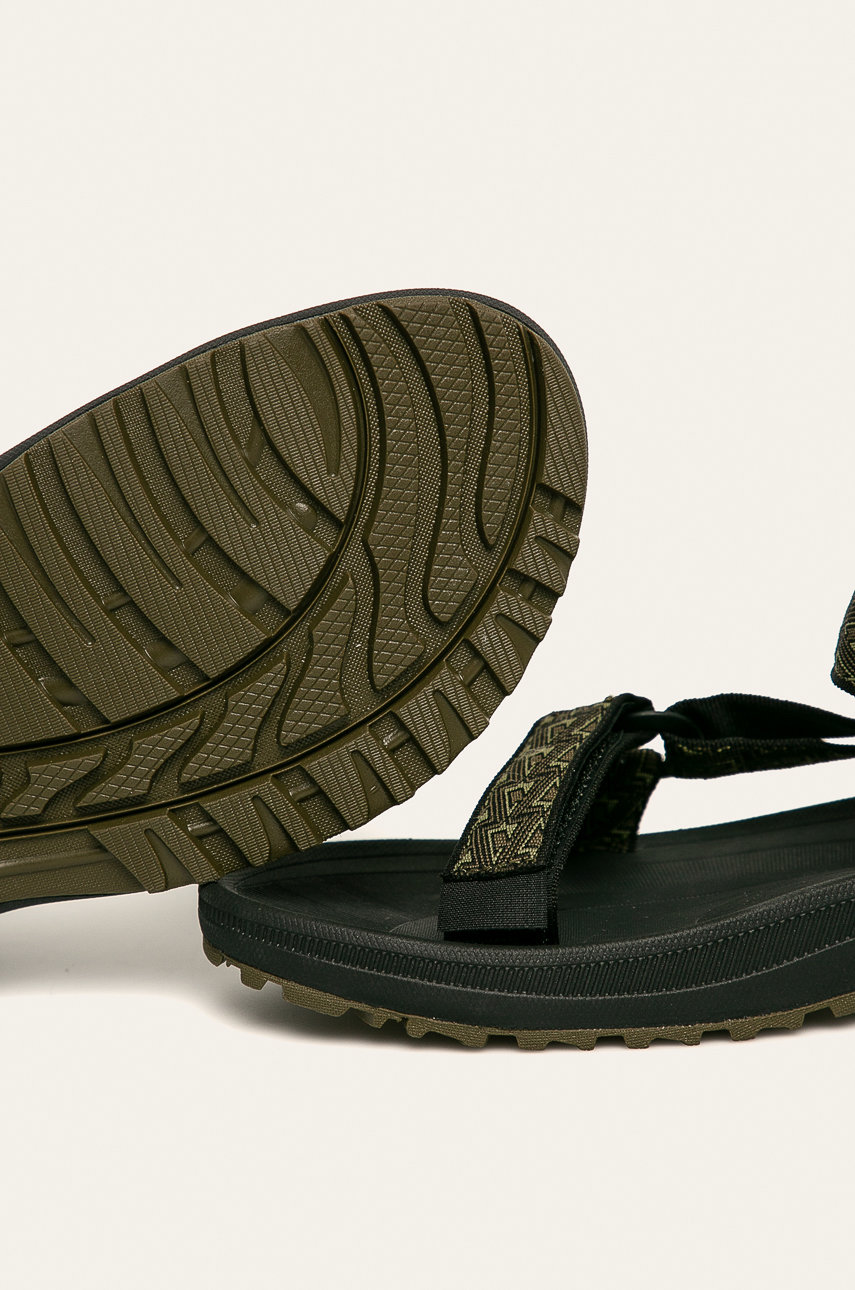 teva nike sandals