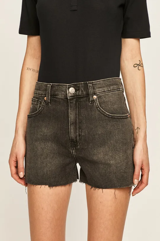 sivá Tommy Jeans - Rifľové krátke nohavice Dámsky