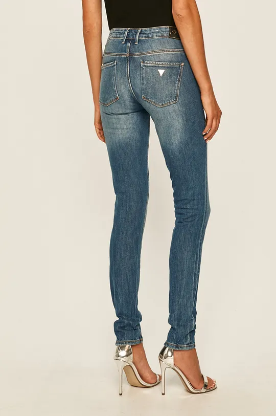 Guess Jeans - Farmer Jegging  Jelentős anyag: 97% pamut, 3% elasztán Zseb beles: 30% pamut, 70% poliészter