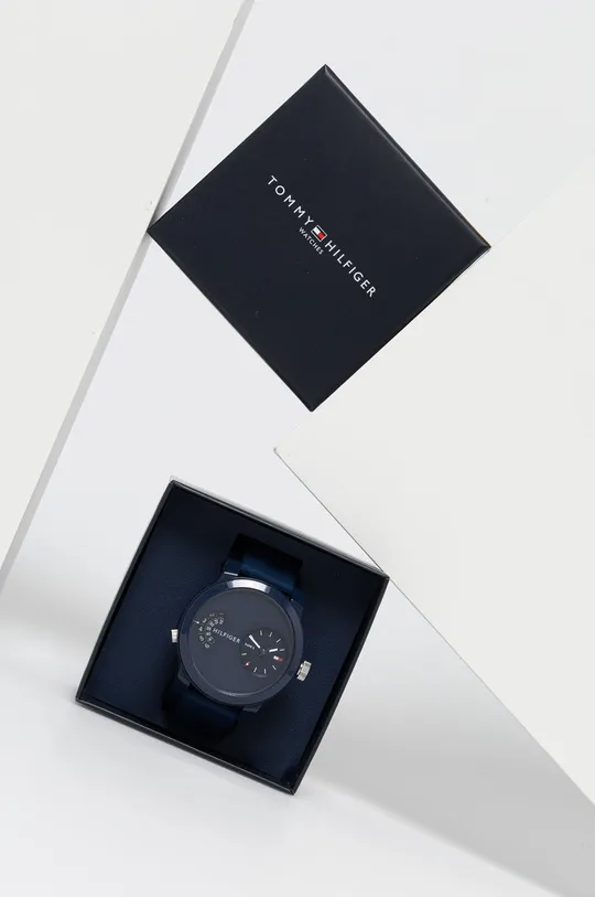 Часы Tommy Hilfiger  Синтетический материал, Сталь, Минеральное стекло