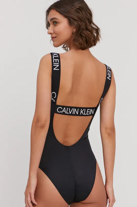 Plavky Calvin Klein  1. látka: 22% Elastan, 78% Polyamid 2. látka: 10% Elastan, 90% Polyester