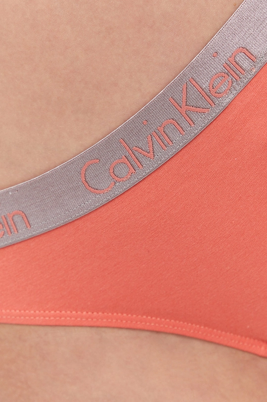 Tangá Calvin Klein Underwear  Podšívka: 100% Bavlna Základná látka: 95% Bavlna, 5% Elastan Úprava : 9% Elastan, 62% Polyamid, 29% Polyester