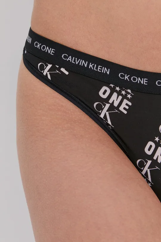 Calvin Klein Underwear Stringi Materiał 1: 18 % Elastan, 82 % Nylon, Materiał 2: 100 % Bawełna