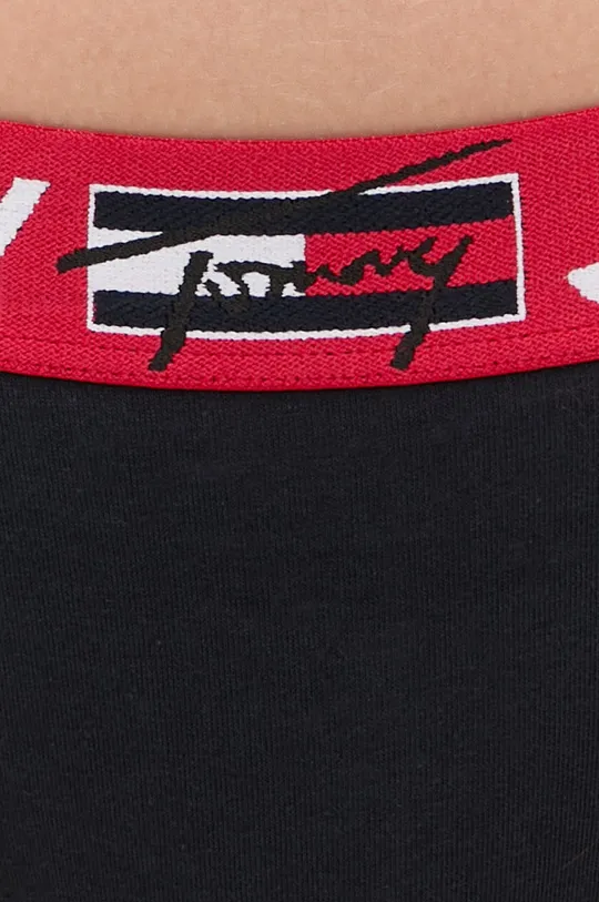 Nohavičky Tommy Jeans <p> 
Základná látka: 90% Bavlna, 10% Elastan 
Úprava : 27% Bavlna, 6% Elastan, 49% Polyamid, 18% Polyester</p>