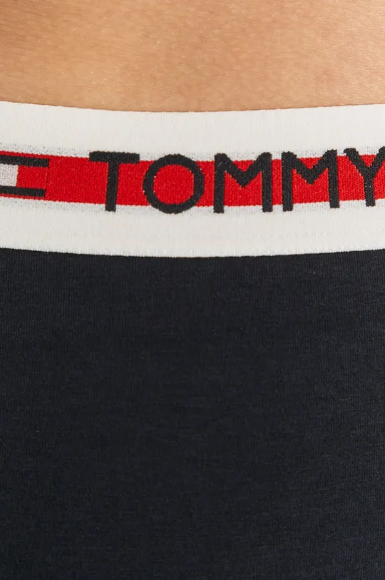 Tommy Hilfiger - Gaćice  Postava: 100% Organski pamuk Temeljni materijal: 53% Organski pamuk, 12% Elastan, 35% Modal Završni sloj: 6% Elastan, 22% Lyocell, 48% Poliamid, 24% Poliester