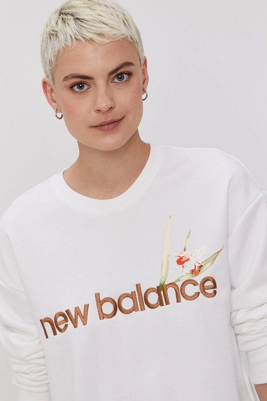 biały New Balance Bluza WT11510WT