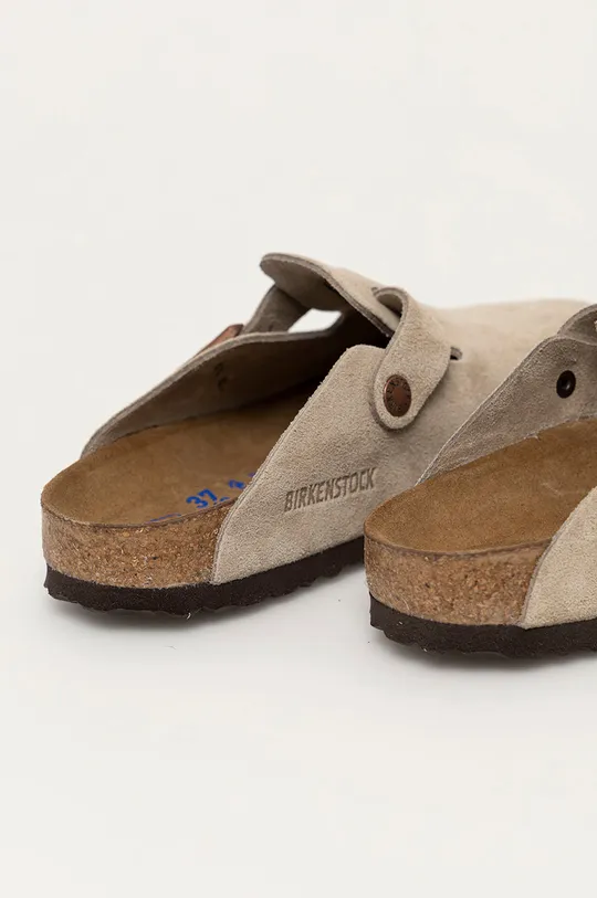 Birkenstock suede sliders  Uppers: Suede Inside: Natural leather Outsole: Synthetic material