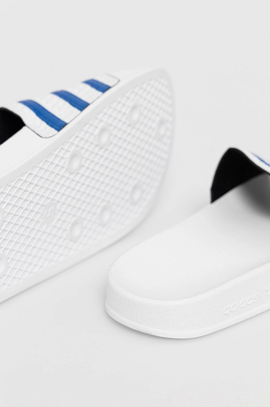 Шлепанцы adidas Originals Adilette  Голенище: Синтетический материал Внутренняя часть: Синтетический материал, Текстильный материал Подошва: Синтетический материал