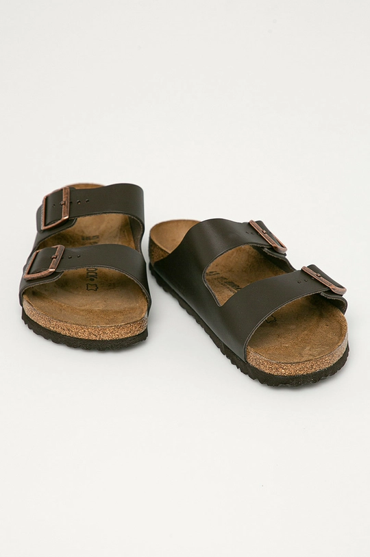 Δερμάτινες παντόφλες Birkenstock Arizona καφέ