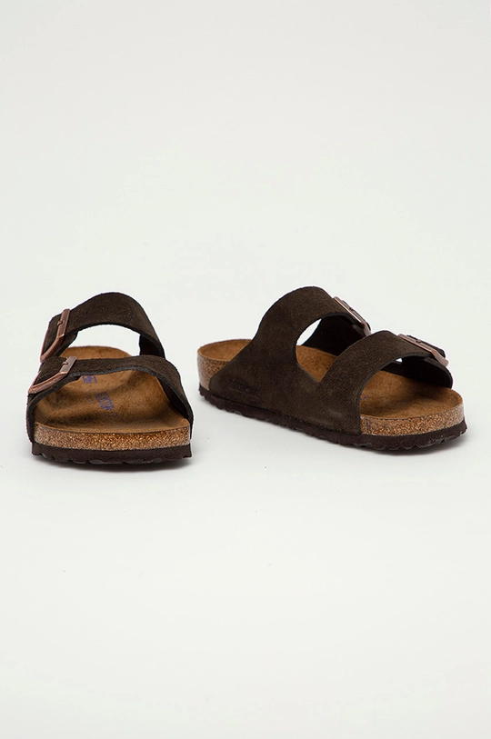 Birkenstock klapki zamszowe Arizona brązowy