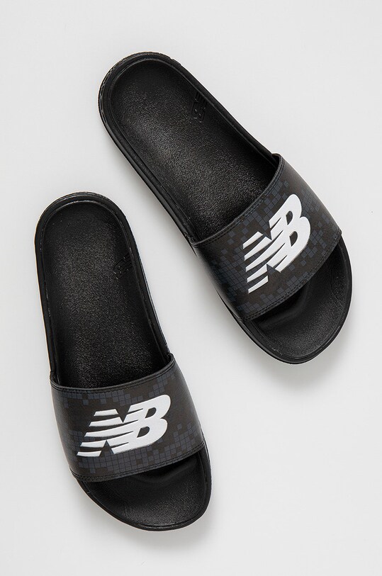 Pantofle New Balance SMF200BW pánské, černá barva | ANSWEAR.cz