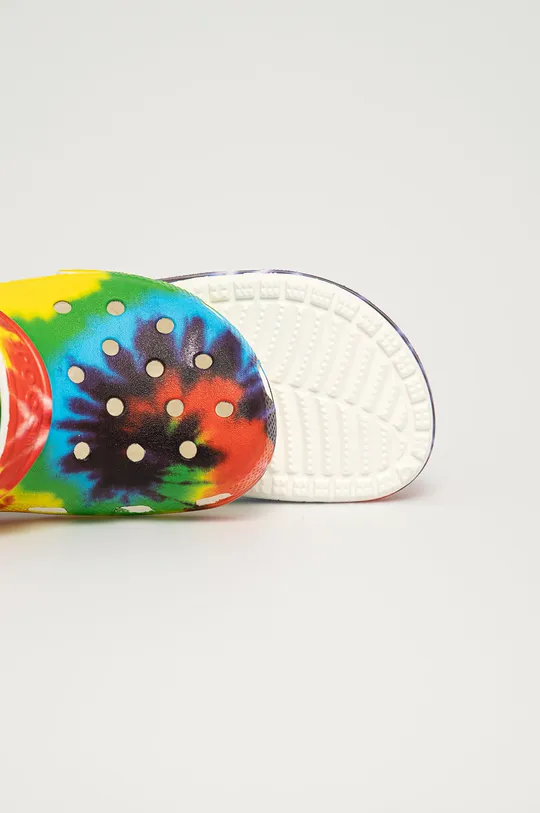 multicolor Crocs papuci