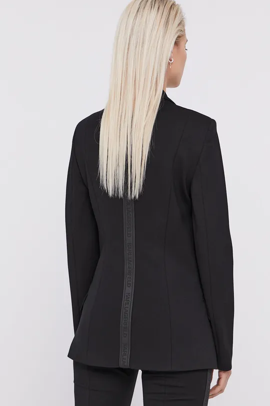 Sako Karl Lagerfeld  Podšívka: 31% Polyester, 69% Viskóza Základná látka: 5% Elastan, 35% Polyamid, 60% Viskóza