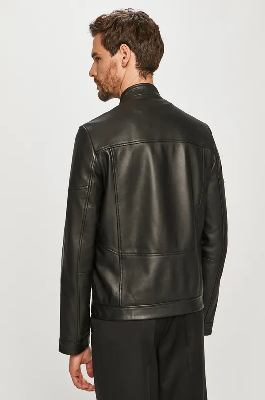 Hugo - Кожаная куртка  Подкладка: 54% Полиэстер, 46% Вискоза Основной материал: 100% Натуральная кожа Подкладка рукавов: 100% Полиэстер