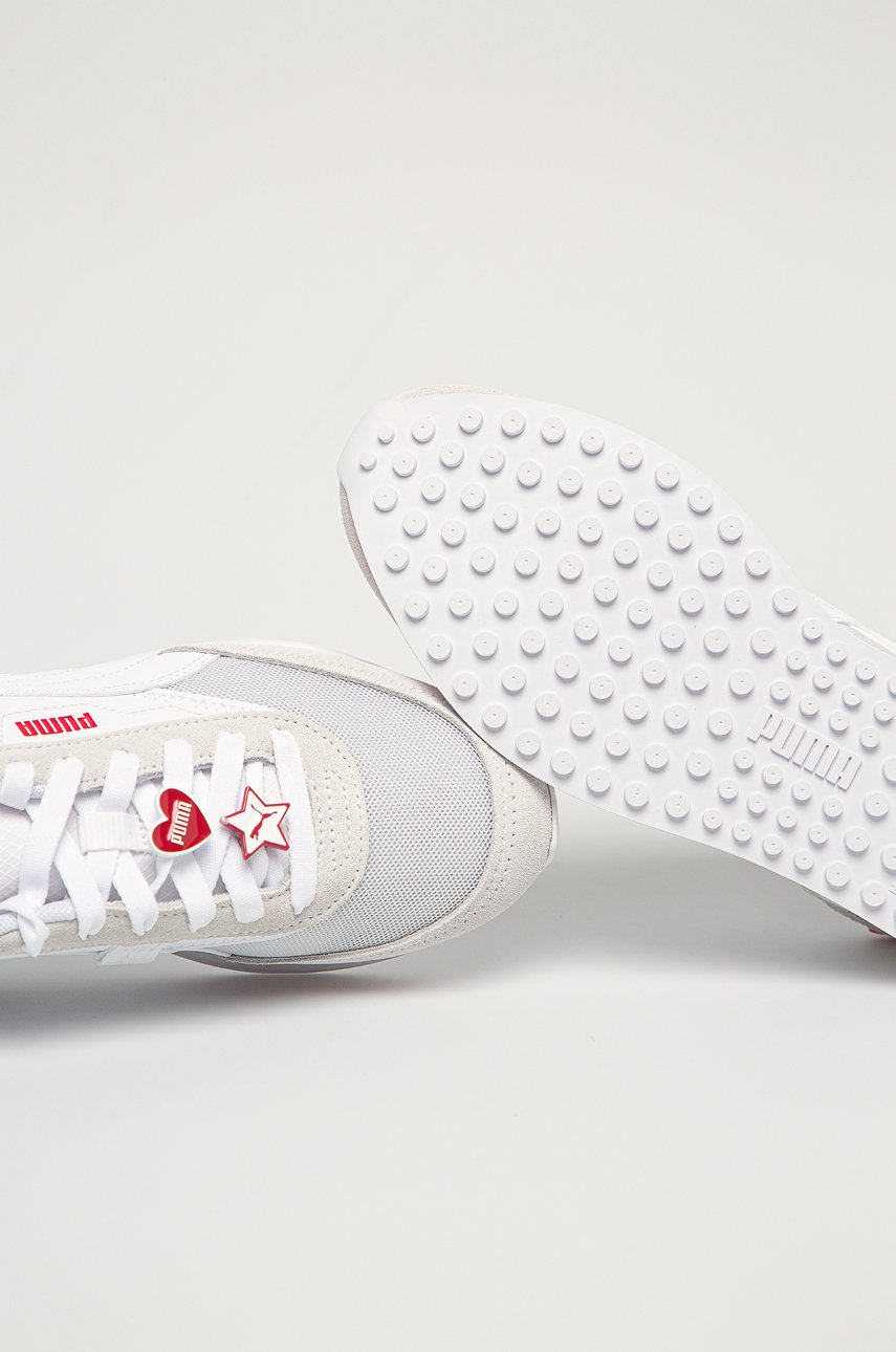 pumps with wide toe box