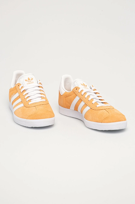 adidas Originals - Buty zamszowe Gazelle FZ2839 pomarańczowy