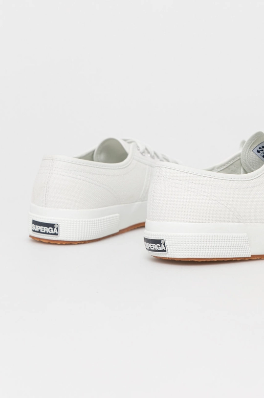 Tenisky Superga  Zvršok: Textil Vnútro: Textil Podrážka: Syntetická látka