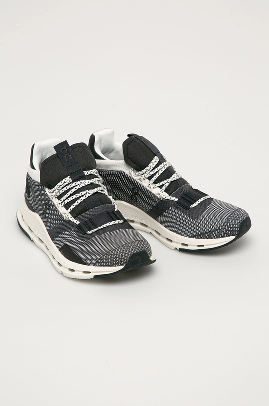 On-running shoes black